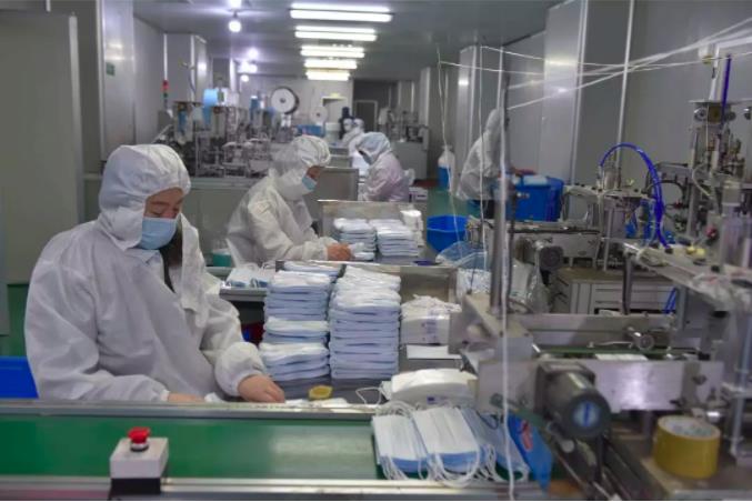 江西進(jìn)賢19家醫(yī)用口罩企業(yè)提前復(fù)產(chǎn) 日產(chǎn)46萬(wàn)只馳援抗疫一線